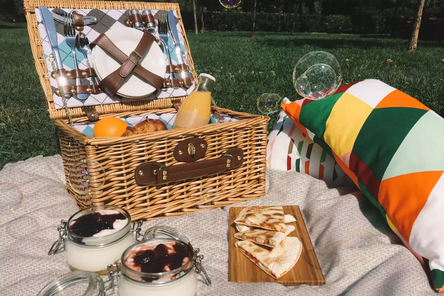 garden party picnic blanket