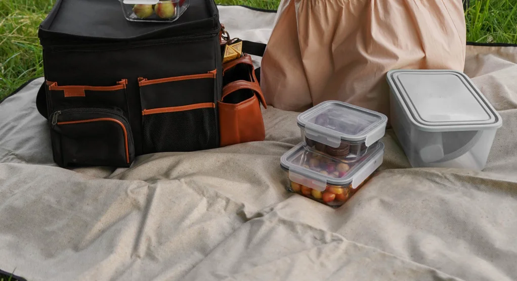 picnic blanket with waterproof backing