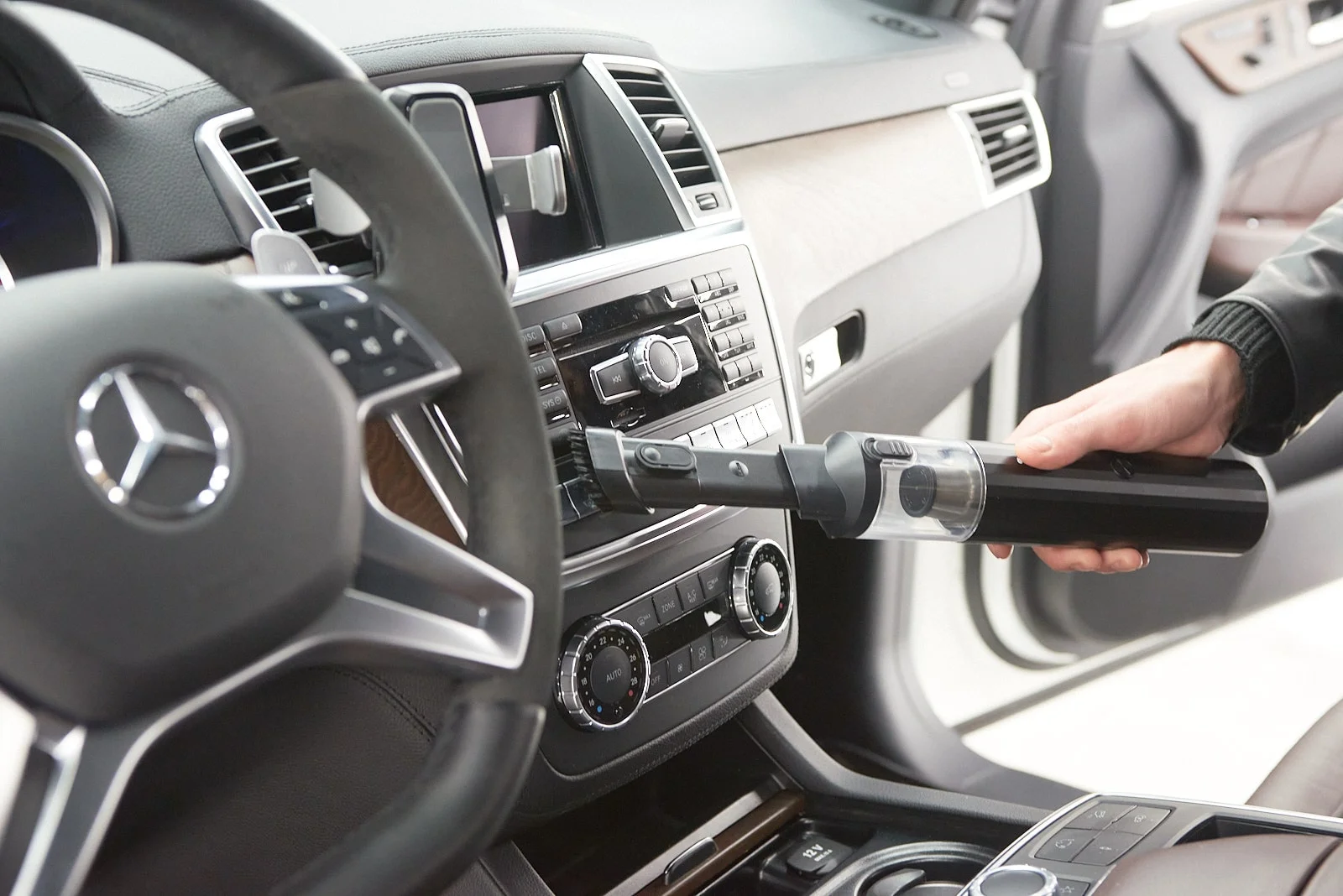 WIRELESS HANDHELD CAR VACUUM CLEANER FOR AUDI A4